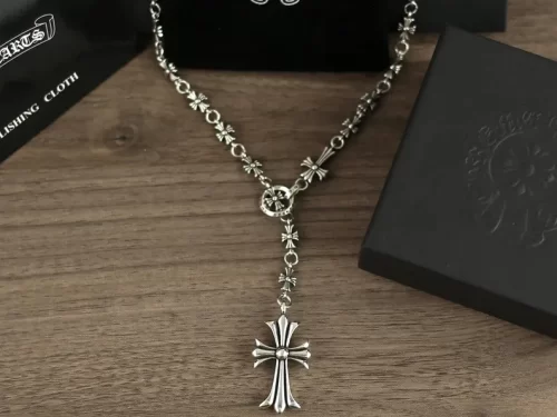 Box 925 Silver Cross Pendant